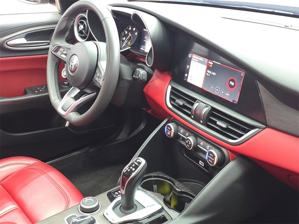 Used 2021 Alfa Romeo Giulia Ti w/ Nero Edizione image 17