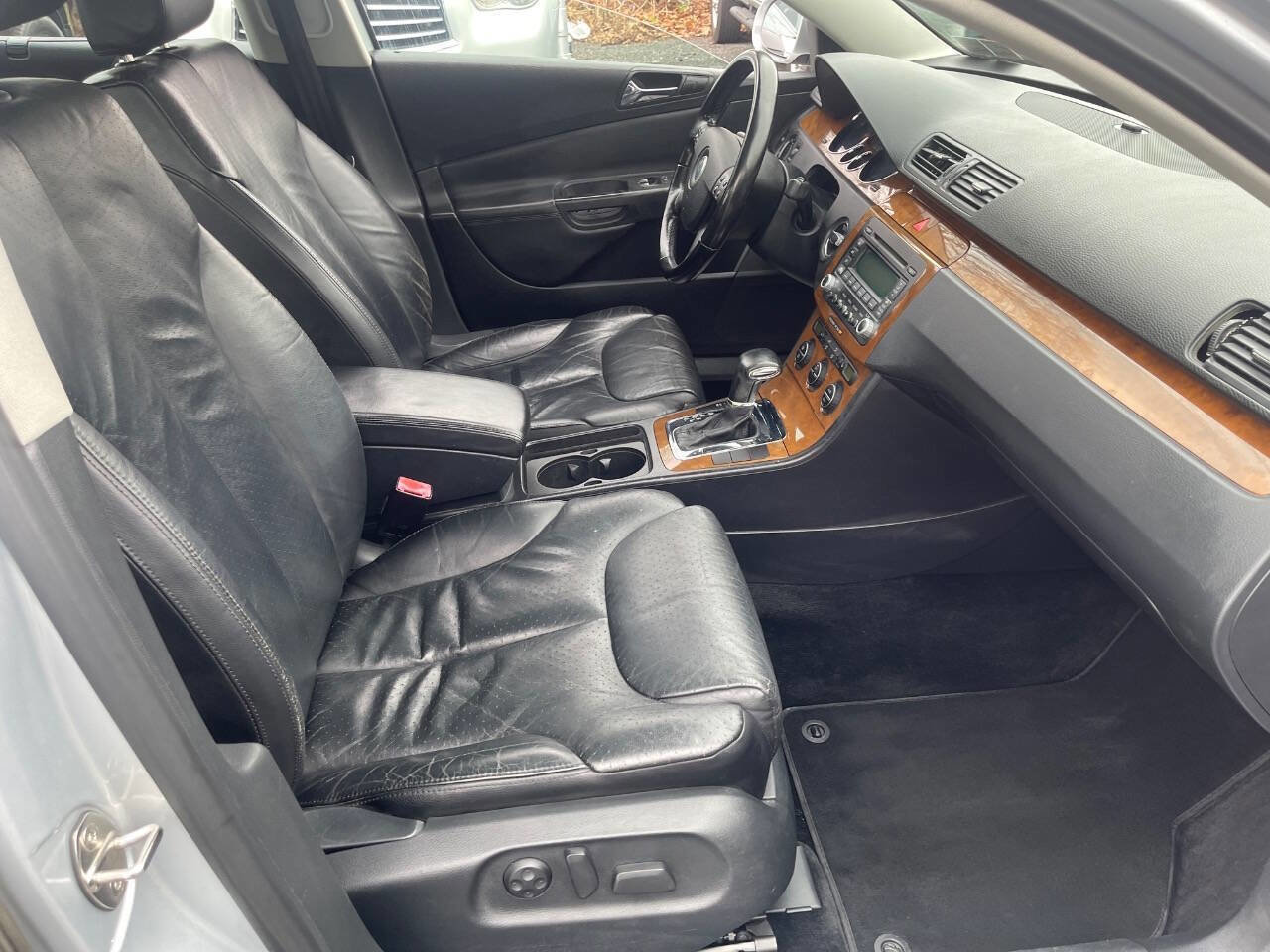 Used 2006 Volkswagen Passat 3.6 image 29