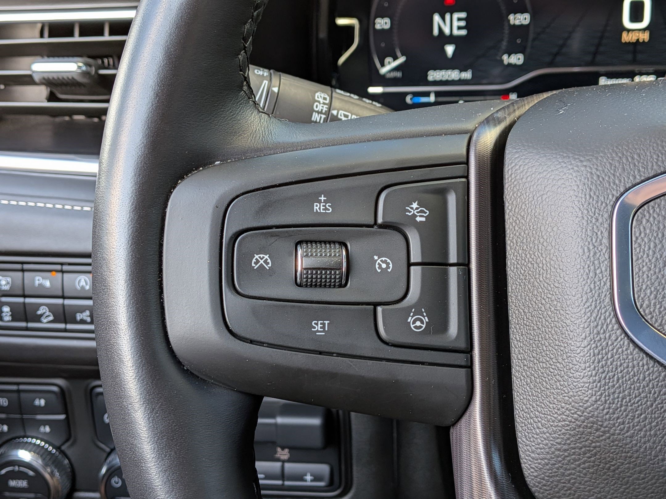 Used 2024 GMC Yukon XL Denali Ultimate image 15