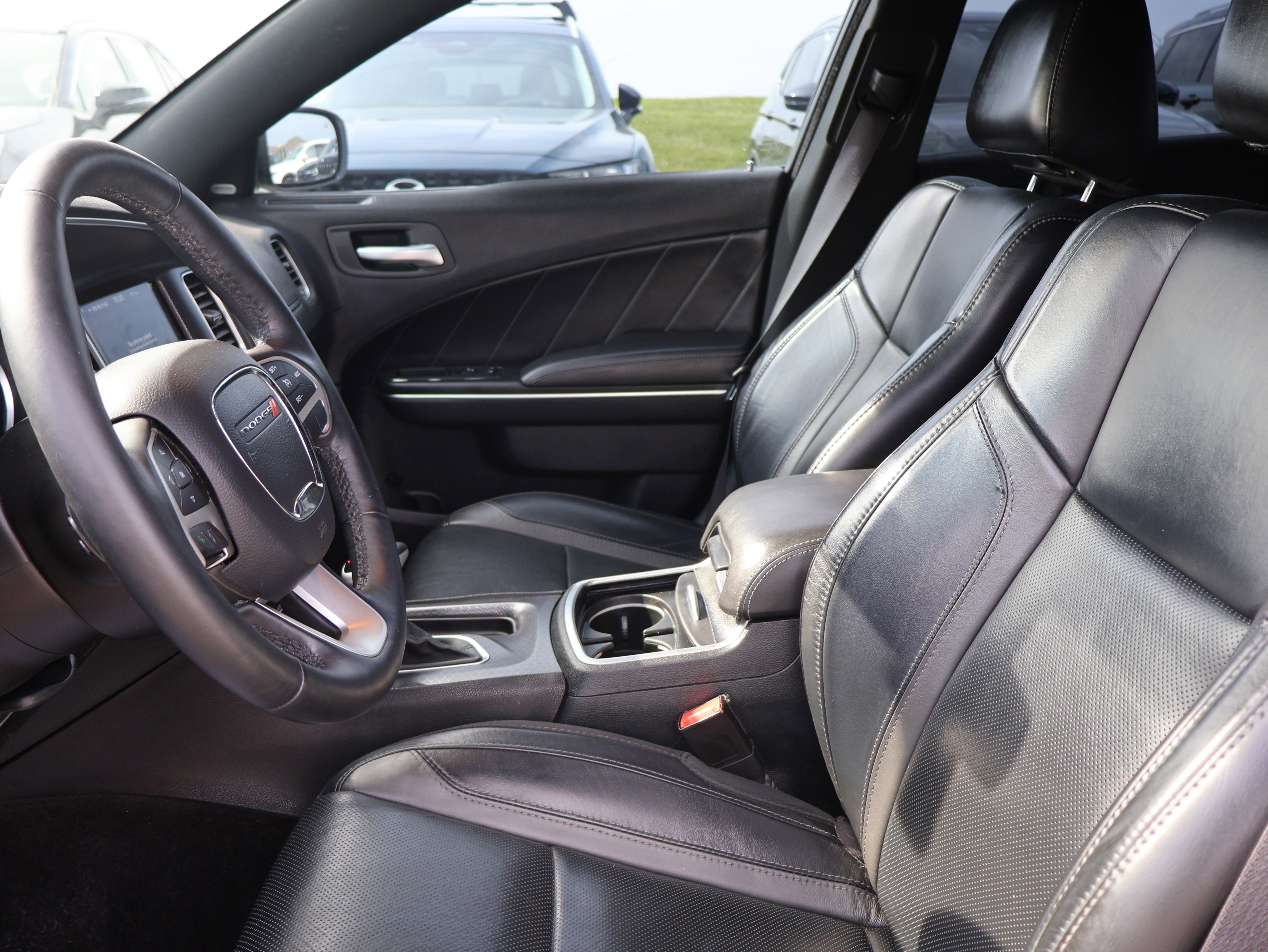 Used 2017 Dodge Charger SXT w/ AWD Plus Group image 21