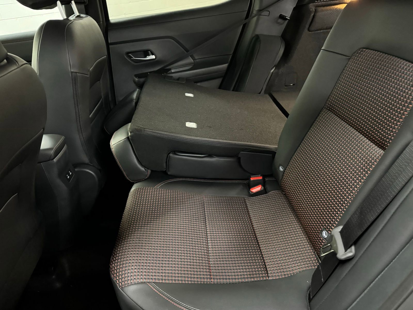 New 2026 Nissan Kicks SR w/ Cold Weather Package image 25