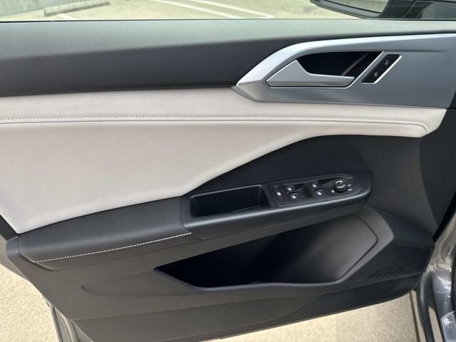 New 2026 Volkswagen Taos SE FWD image 12