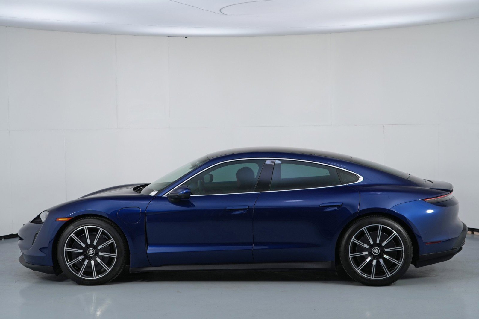 Used 2020 Porsche Taycan 4S w/ Premium Package AWD/4WD image 52