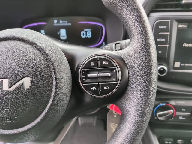 Used 2025 Kia Soul LX w/ LX Technology Package FWD image 18