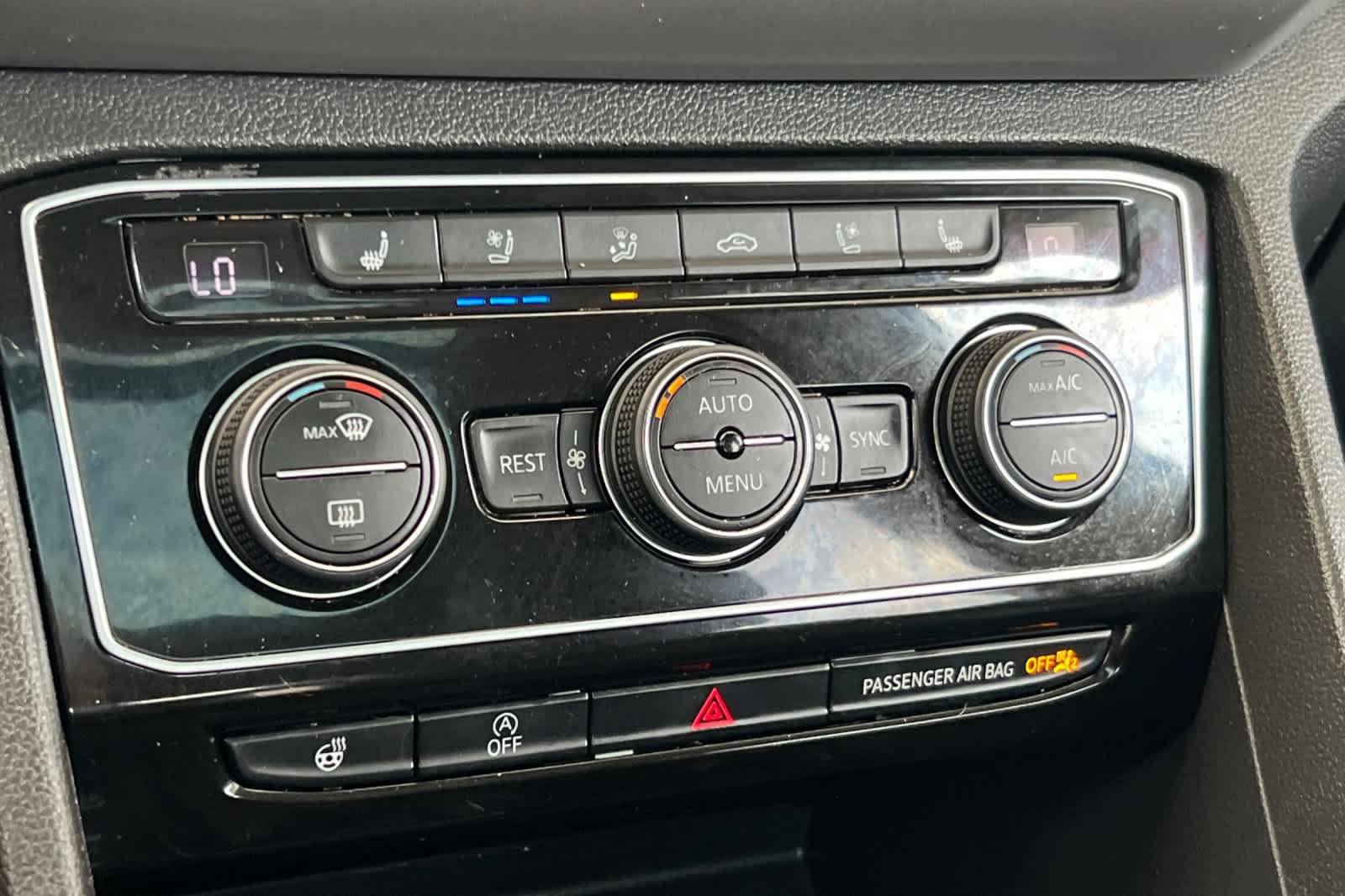 Used 2018 Volkswagen Atlas SEL Premium AWD/4WD image 25