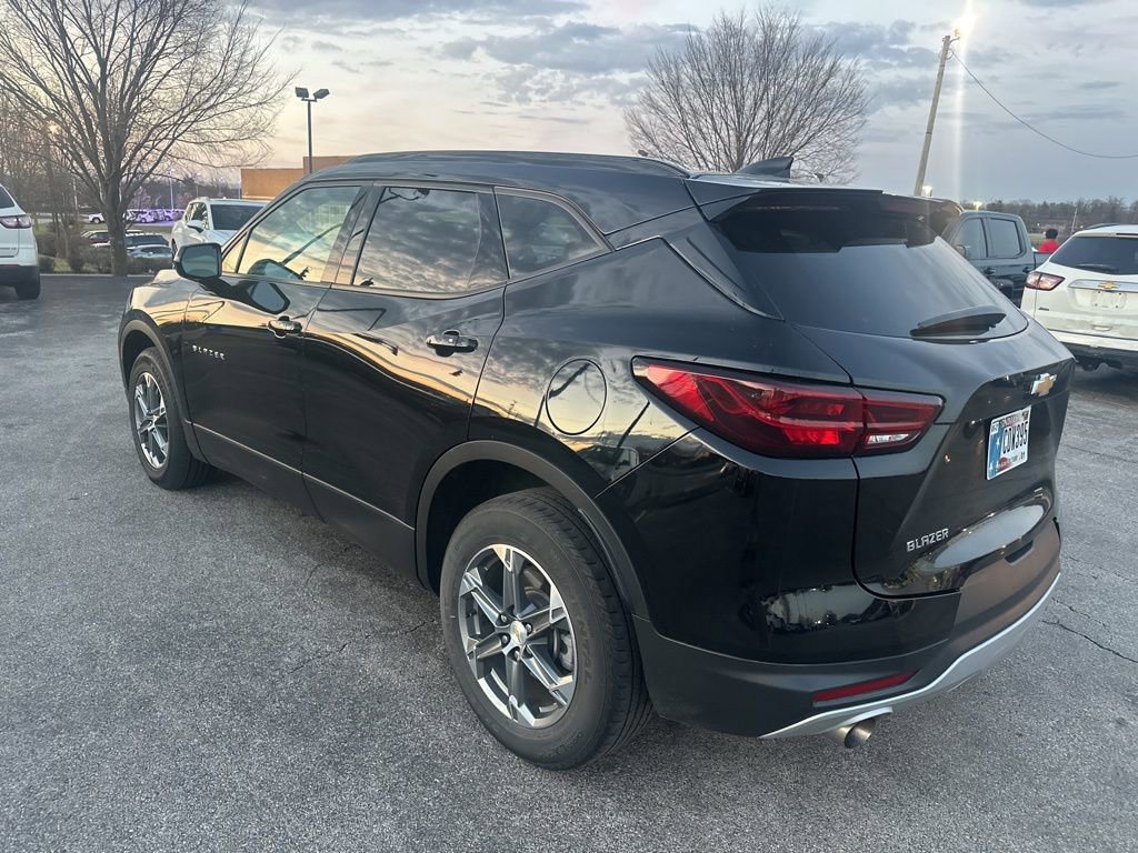 Used 2023 Chevrolet Blazer LT FWD image 4