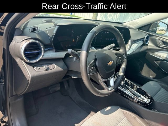 Used 2024 Chevrolet Trax LT w/ Driver Confidence Package FWD image 11
