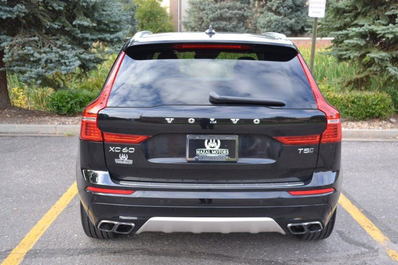 Used 2018 Volvo XC60 T5 Momentum w/ Vision Package image 12