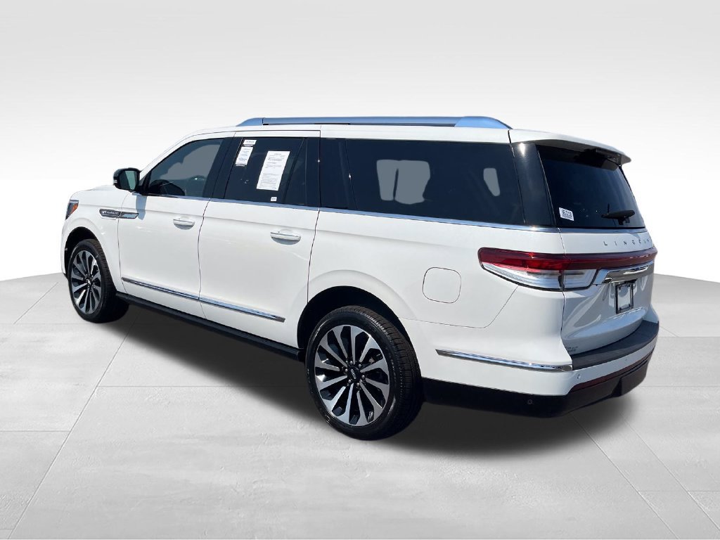 Used 2022 Lincoln Navigator L Reserve AWD/4WD image 3