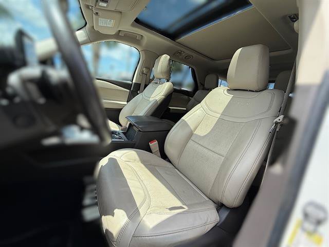 Used 2020 Ford Explorer Platinum w/ Premium Technology Package AWD/4WD image 9