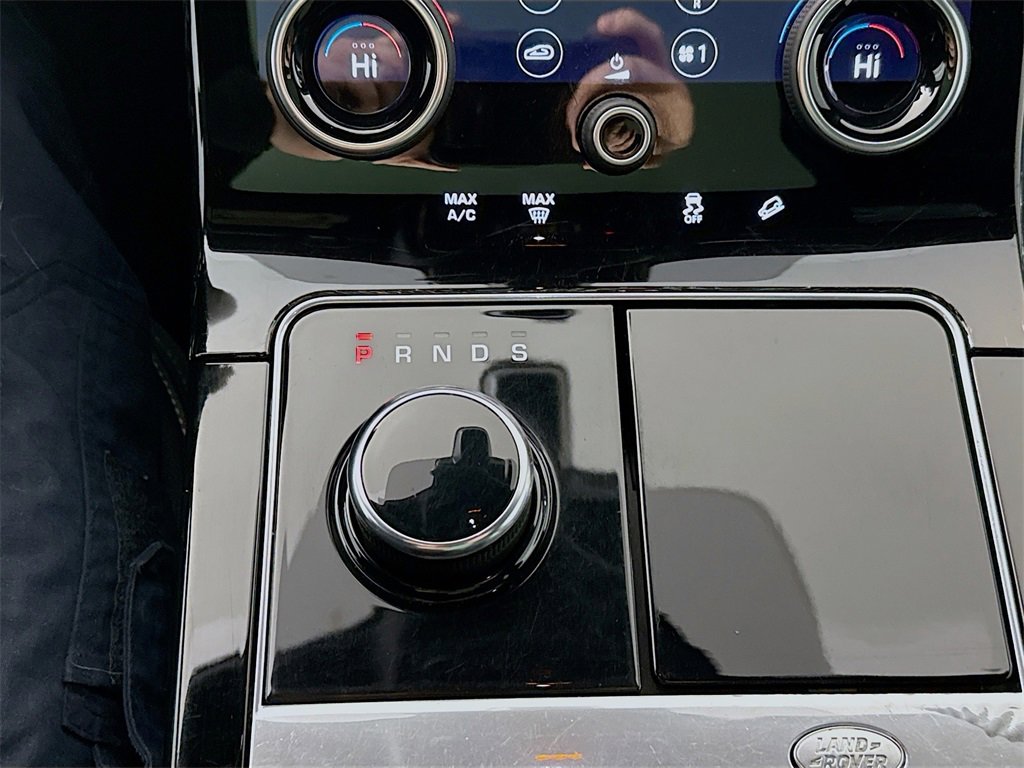 Used 2018 Land Rover Range Rover Velar R-Dynamic SE image 17