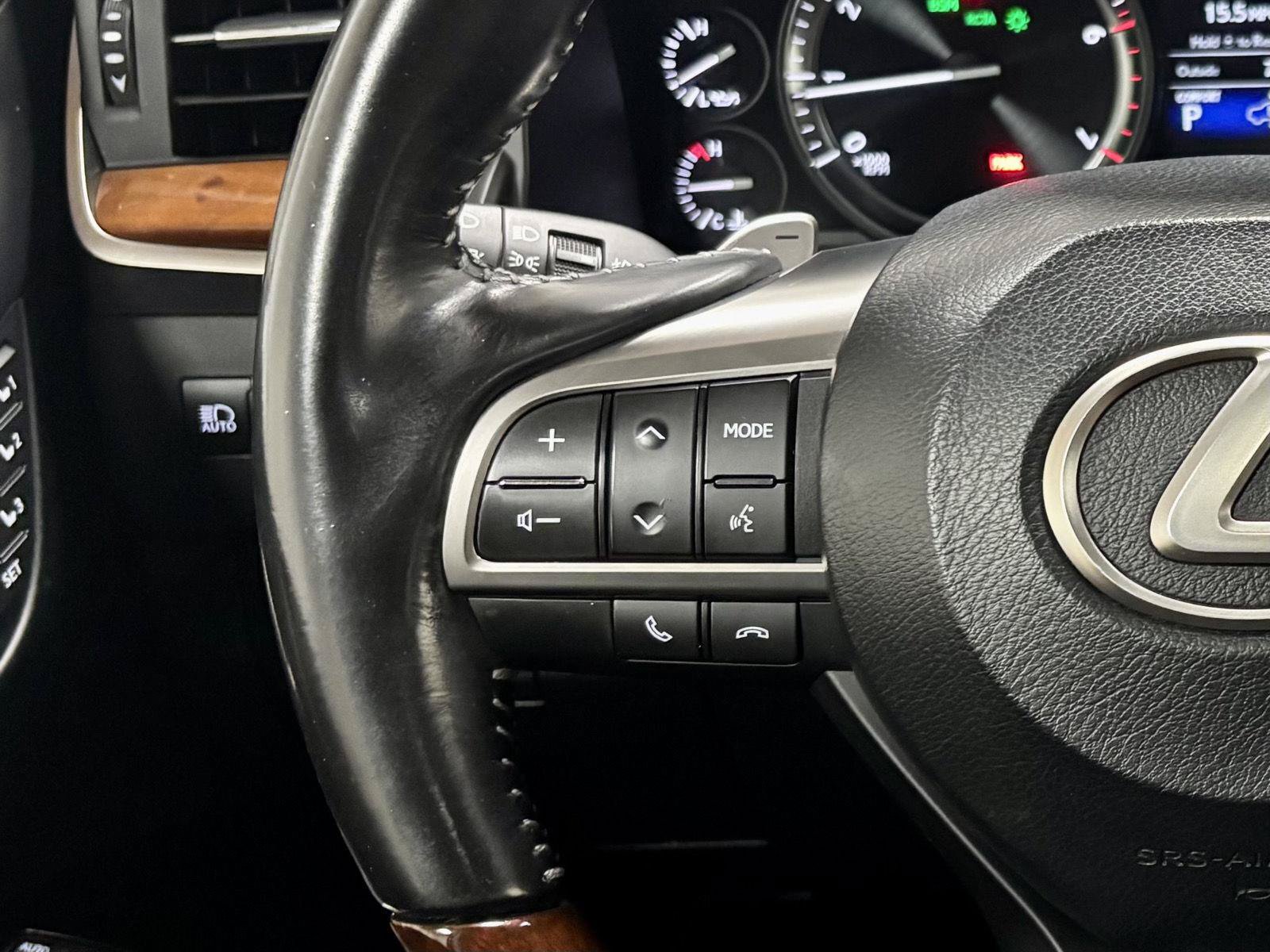 Used 2018 Lexus LX 570 4WD w/ Luxury Package image 27