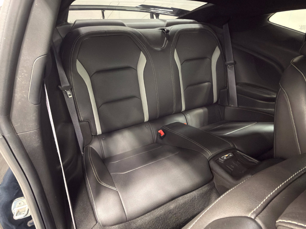 Used 2016 Chevrolet Camaro SS RWD image 33