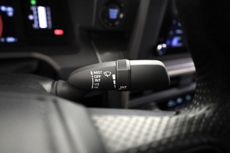 Certified 2025 Toyota Tacoma SR5 image 27