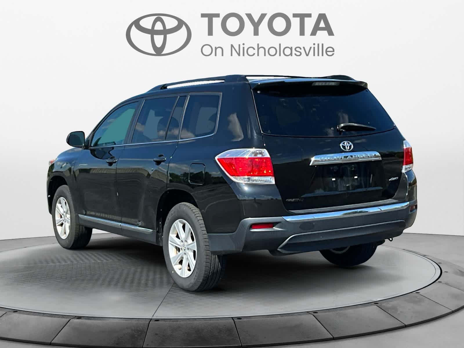 Used 2013 Toyota Highlander Plus AWD/4WD image 3