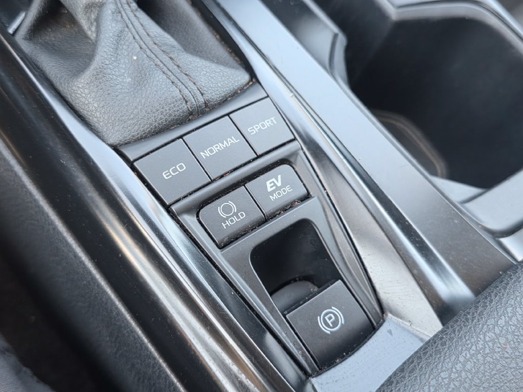 Used 2025 Toyota Camry LE FWD image 31