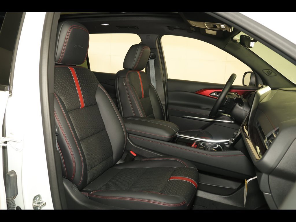 Used 2024 Chevrolet Traverse RS w/ LPO, Floor Liner Package image 33