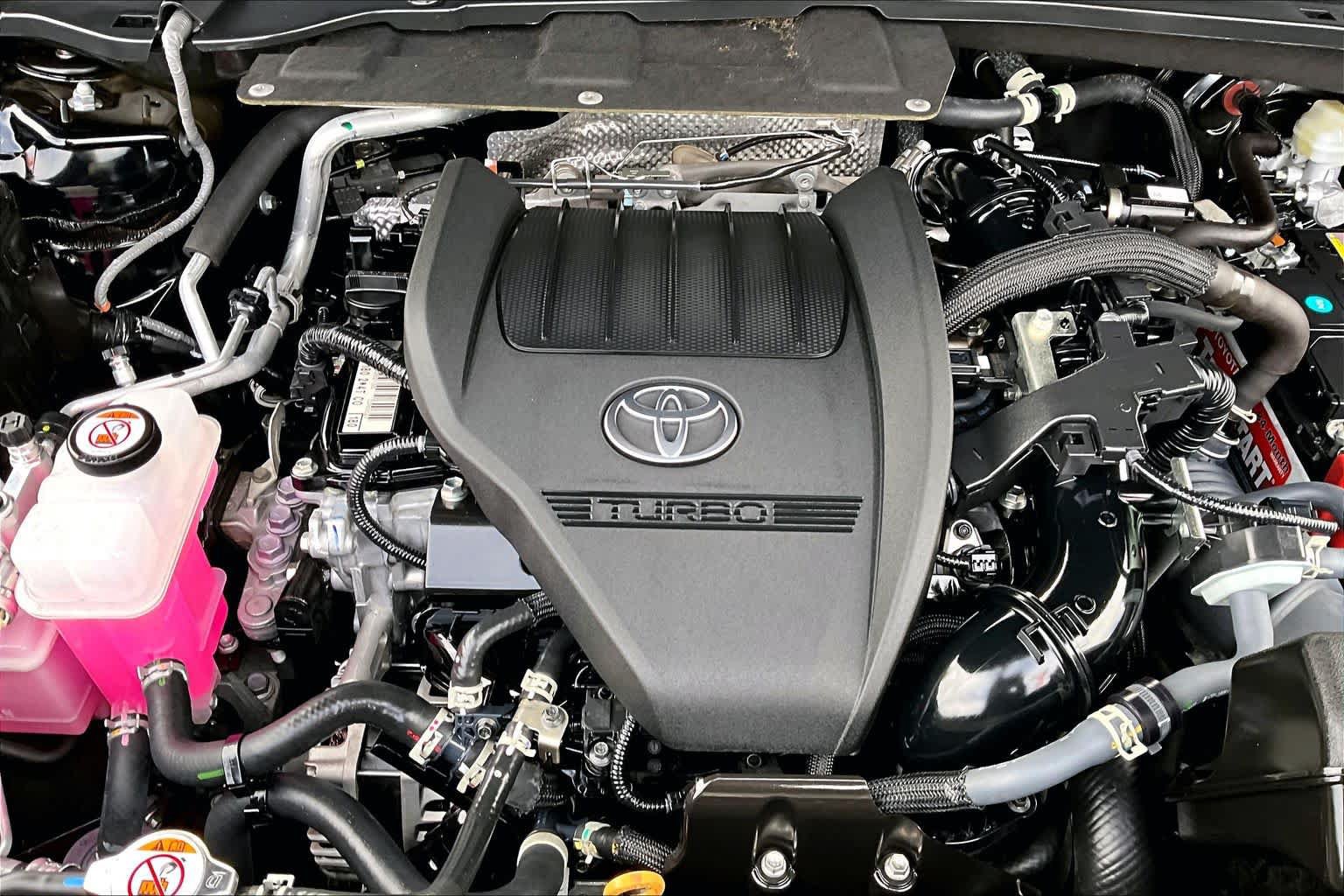 Certified 2024 Toyota Grand Highlander AWD image 32