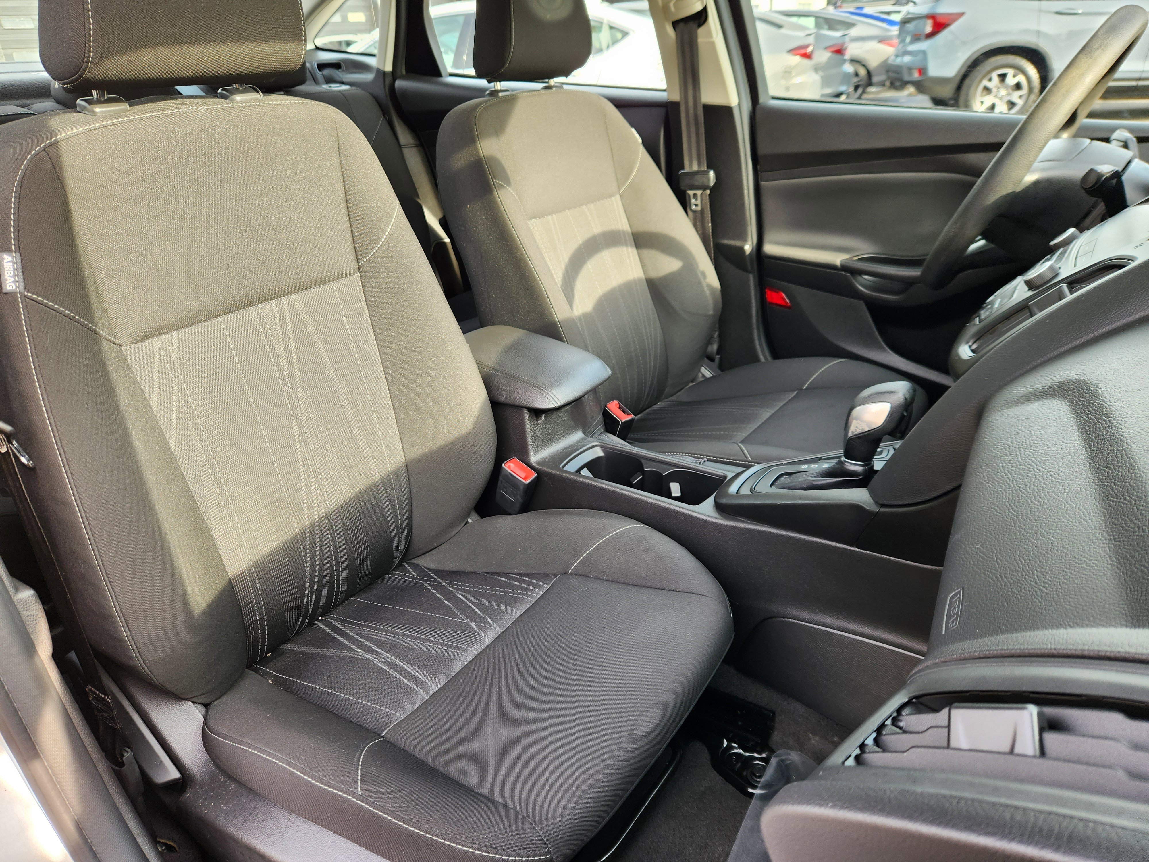 Used 2018 Ford Focus SE image 14