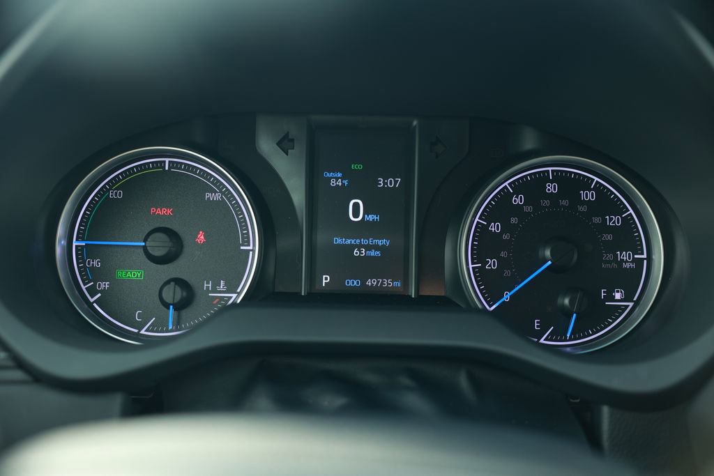 Used 2021 Toyota Venza LE w/ Carpet Mat Package (TMS) image 19