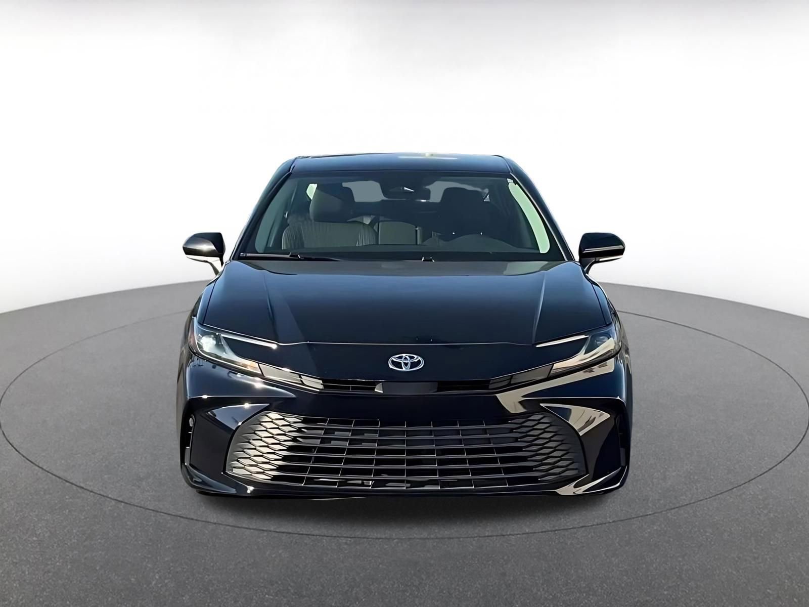 Used 2025 Toyota Camry LE image 4