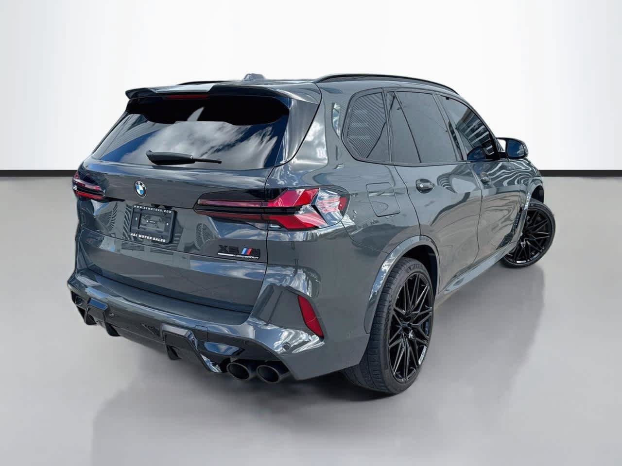Used 2025 BMW X5 M Competition w/ Executive Package AWD/4WD image 3