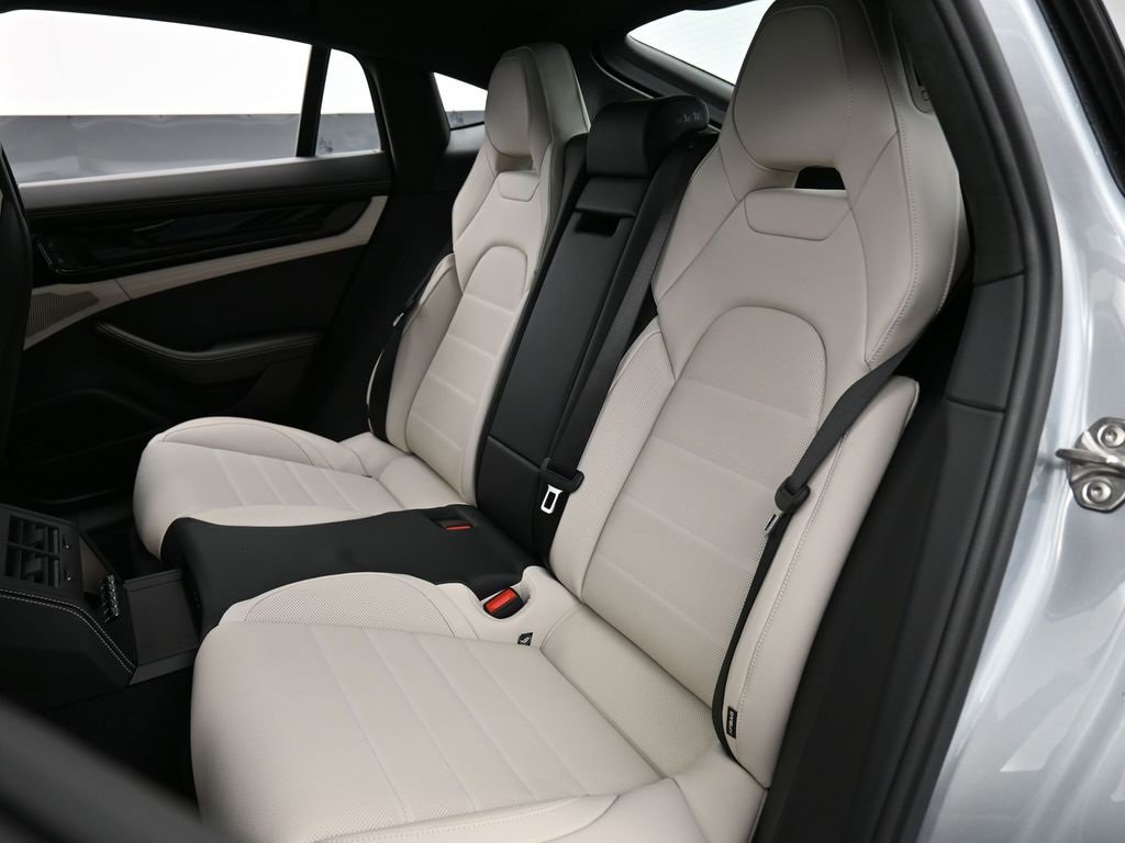 New 2026 Porsche Panamera GTS image 25