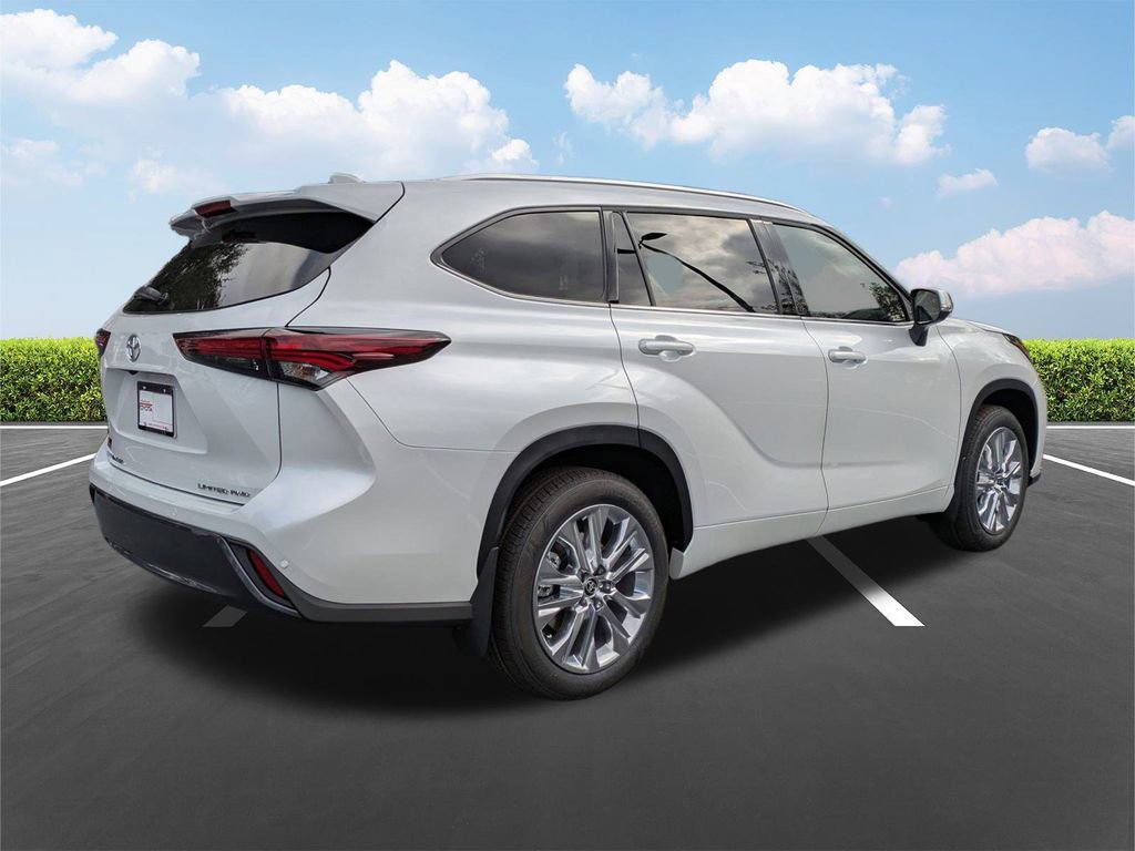 New 2026 Toyota Highlander Limited image 4