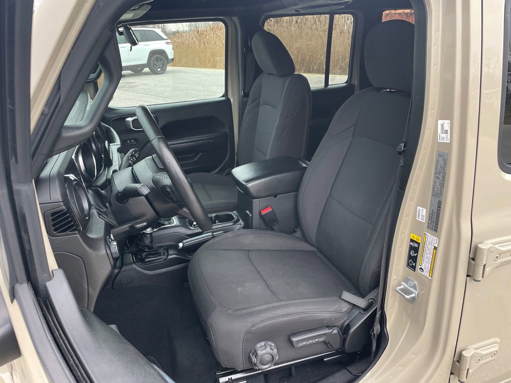 Used 2022 Jeep Wrangler Unlimited Sport image 3