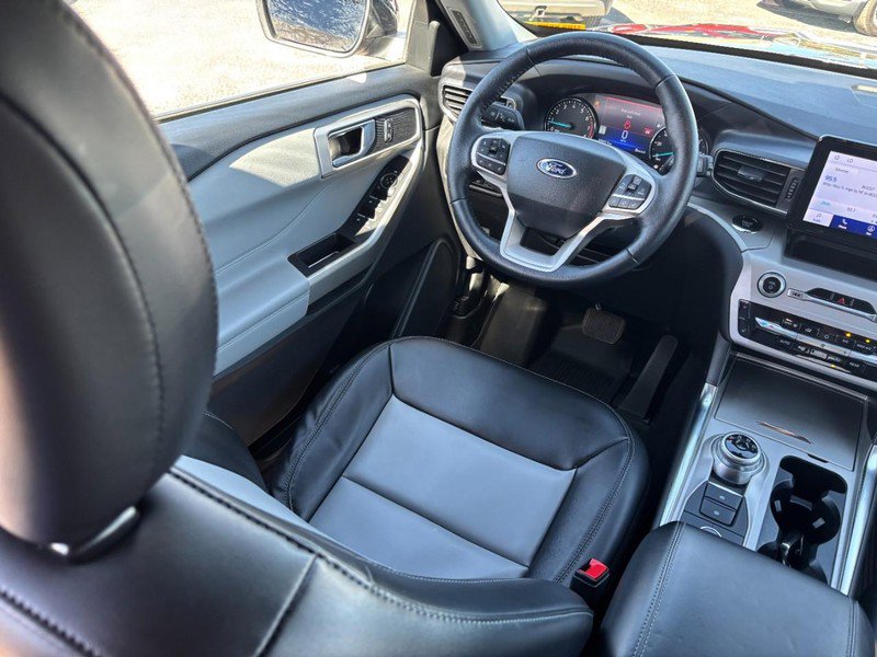 Used 2023 Ford Explorer XLT w/ Equipment Group 202A image 14