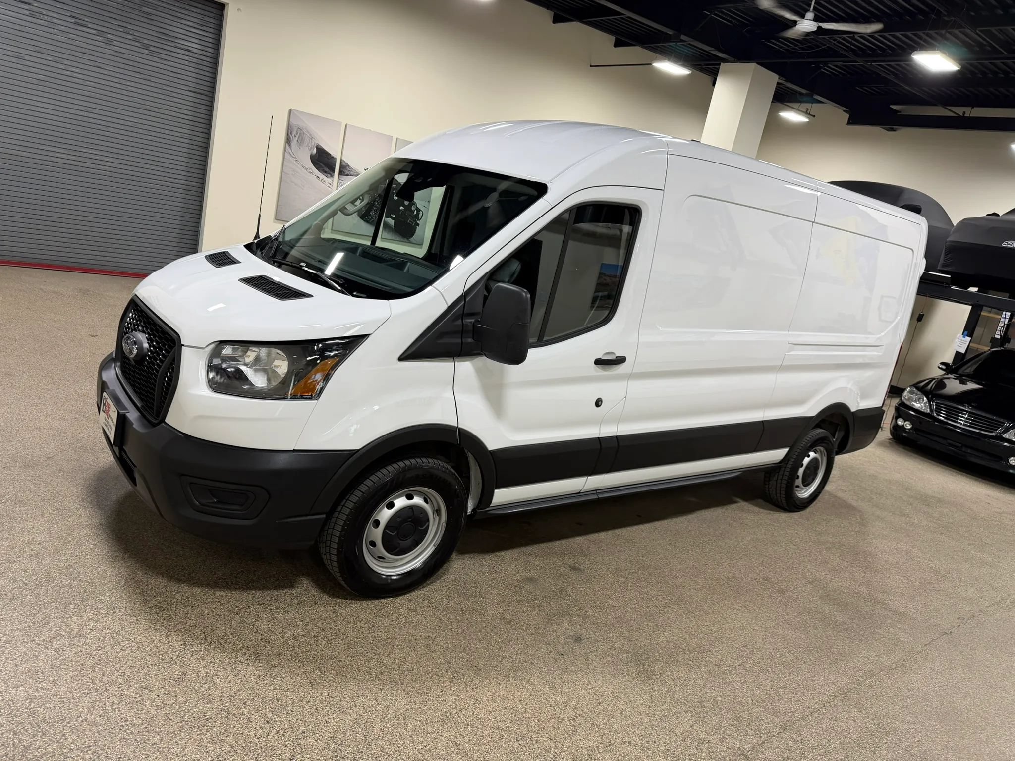 Used 2025 Ford Transit 250 148 Medium Roof RWD image 9