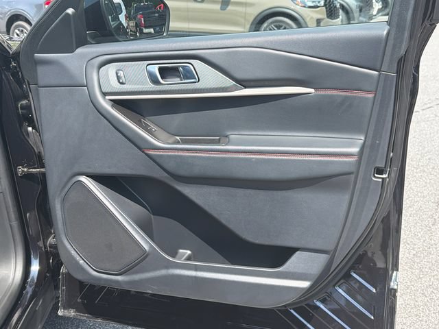 Used 2025 Ford Explorer ST-Line AWD/4WD image 16