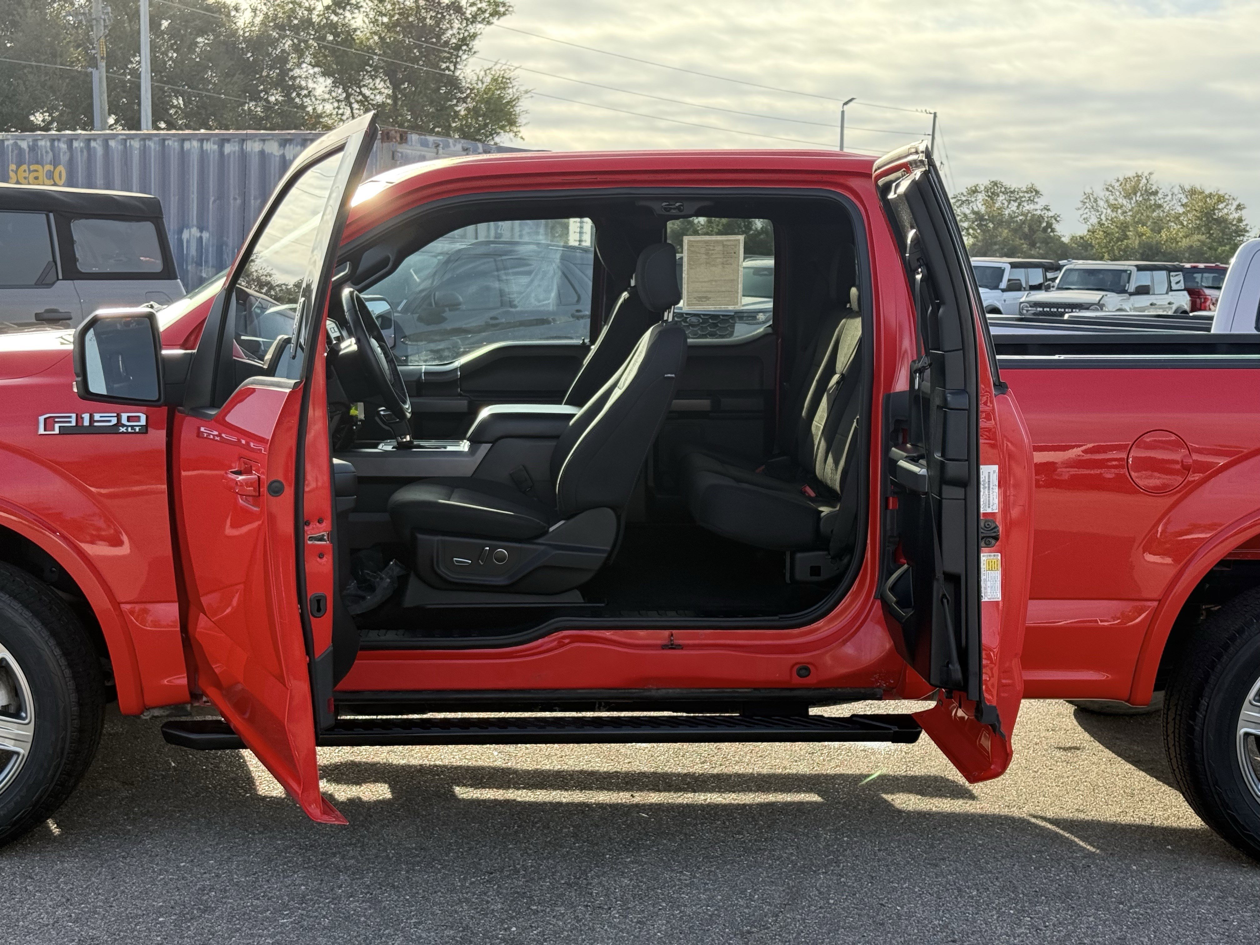 Used 2018 Ford F150 XLT w/ Equipment Group 302A Luxury image 14
