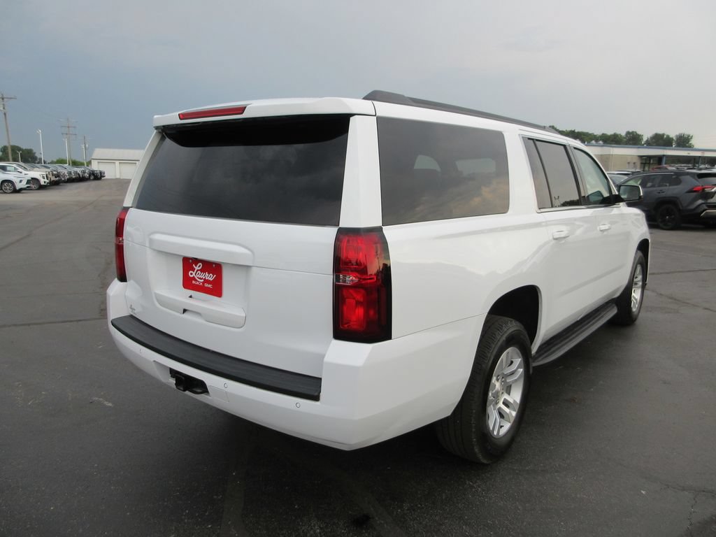 Used 2018 Chevrolet Suburban LT RWD image 6