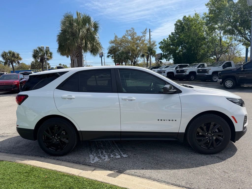 Used 2023 Chevrolet Equinox LS w/ LS Convenience Package image 3
