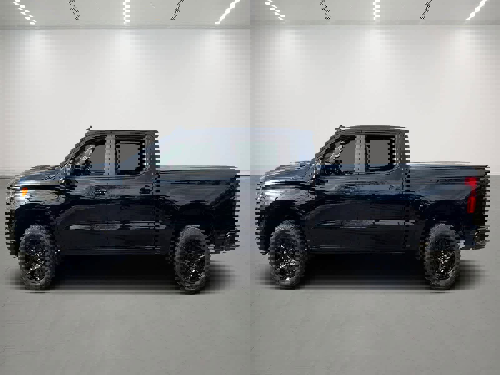 Used 2024 Chevrolet Silverado 1500 LT Trail Boss w/ Convenience Package II image 3