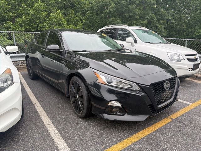 Used 2022 Nissan Altima 2.5 SR w/ Midnight Edition Package AWD/4WD image 3