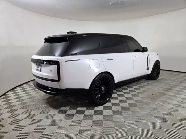 Used 2025 Land Rover Range Rover Long Wheelbase SE AWD/4WD image 3