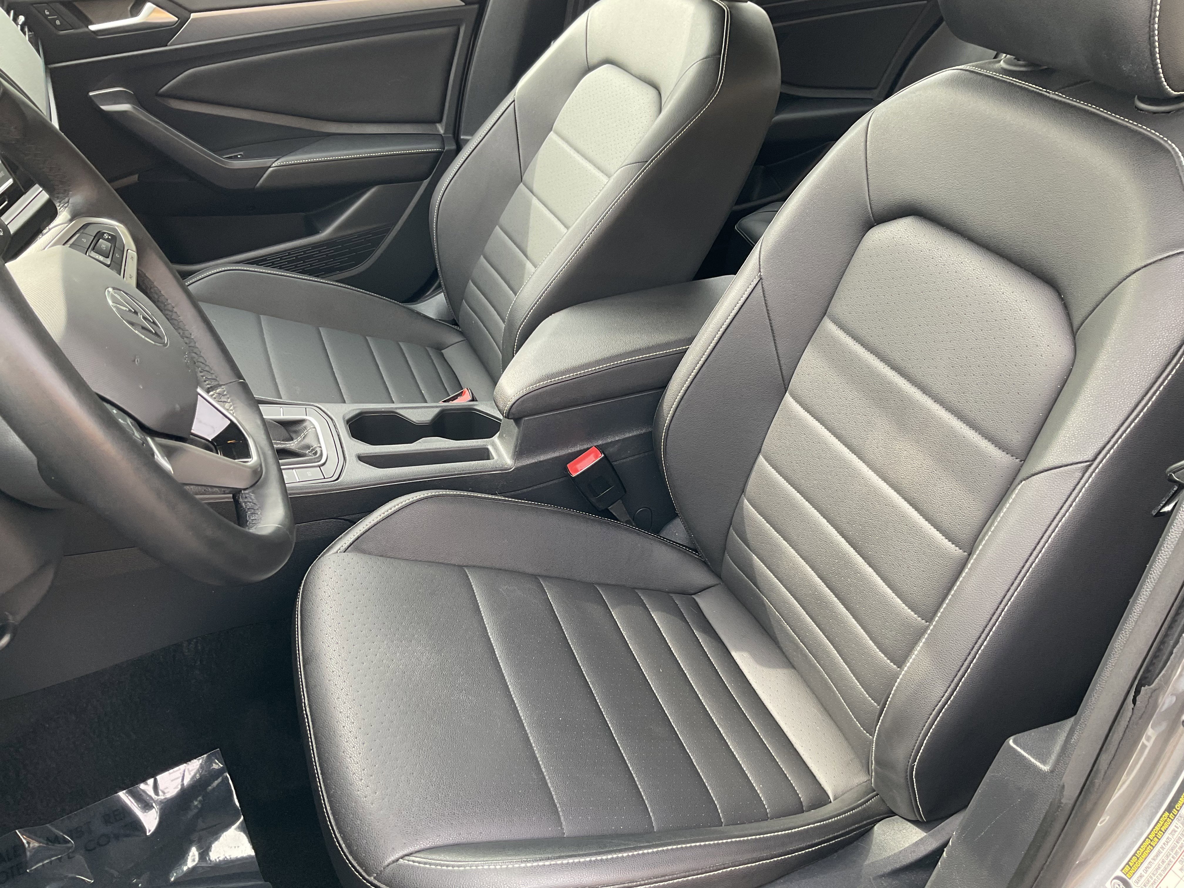 Used 2024 Volkswagen Jetta SE image 28