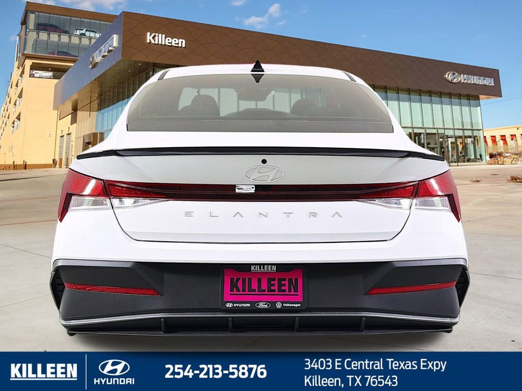 Used 2025 Hyundai Elantra Sport FWD image 8
