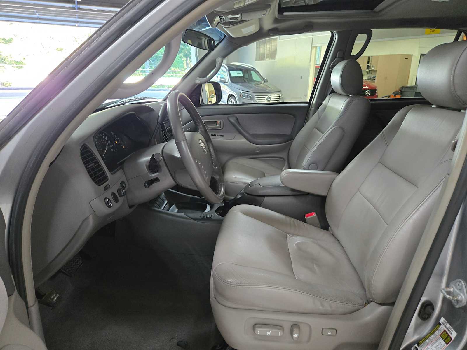Used 2007 Toyota Sequoia SR5 AWD/4WD image 21