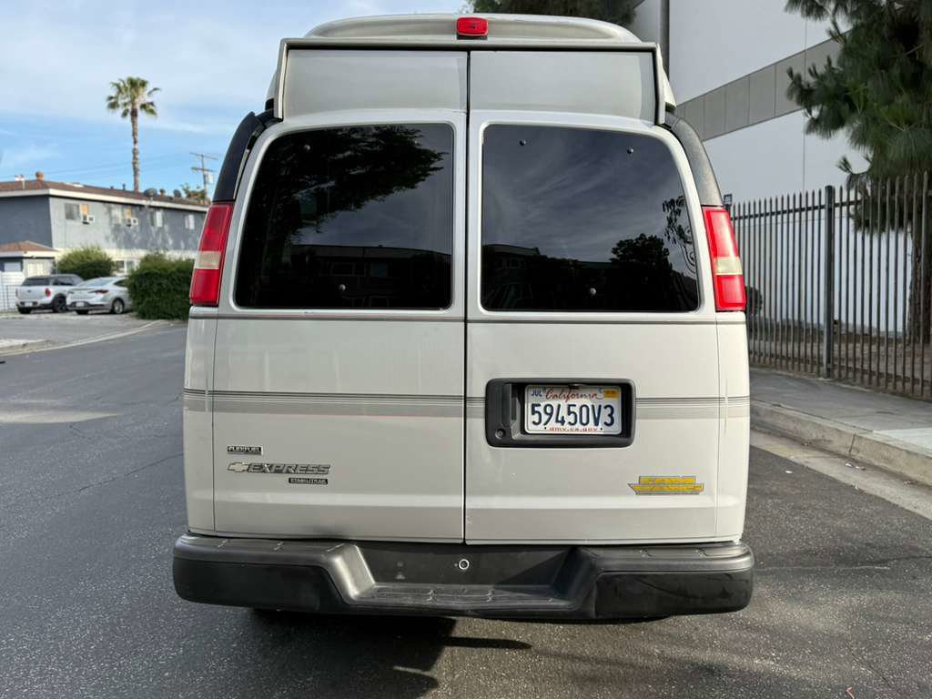 Used 2011 Chevrolet Express 3500 LS RWD image 15