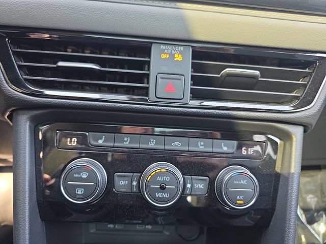 Certified 2024 Volkswagen Taos SEL AWD/4WD image 17