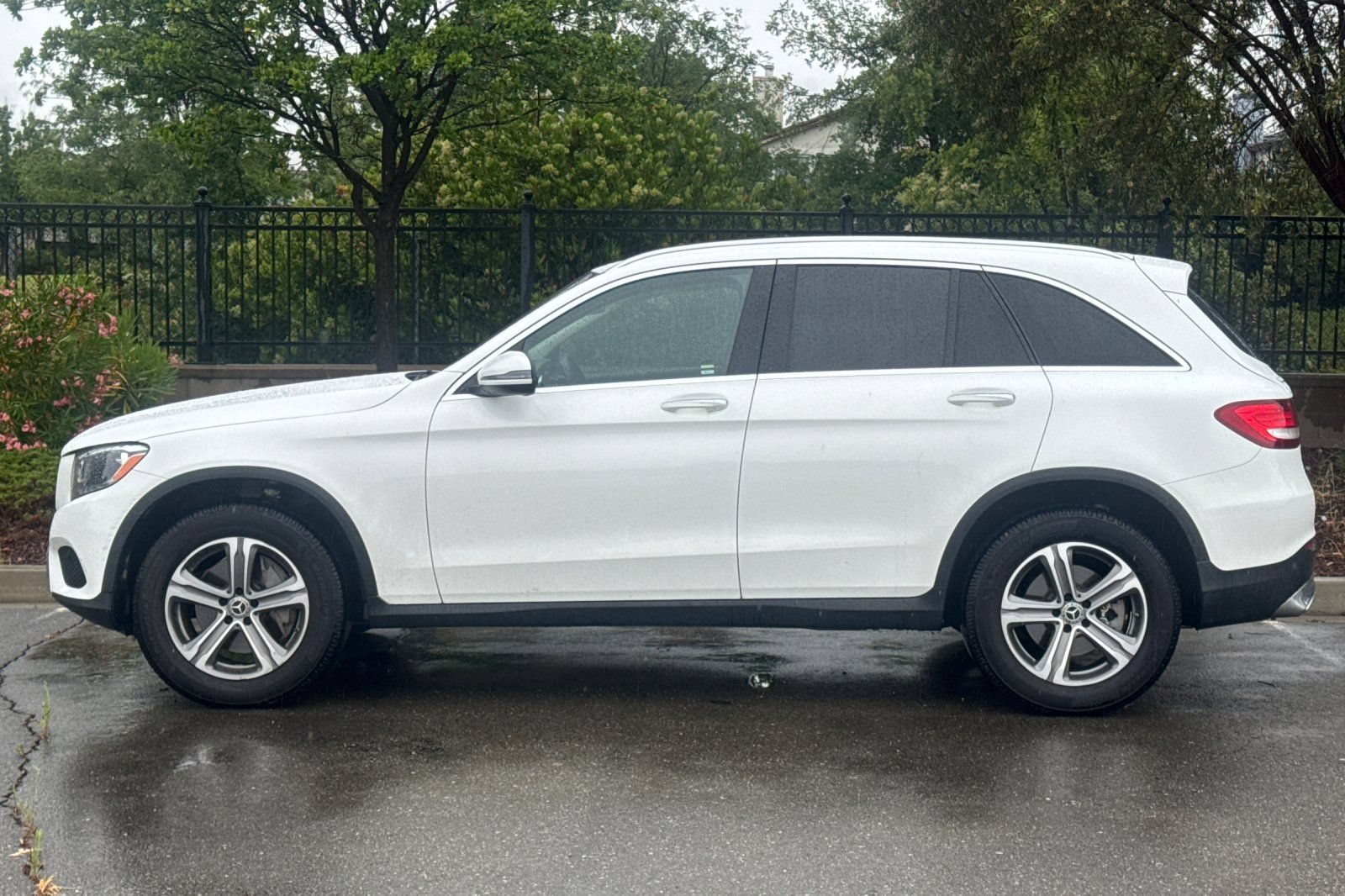 Used 2019 Mercedes-Benz GLC 300 4MATIC image 7