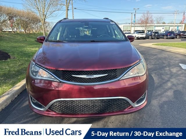 Used 2017 Chrysler Pacifica Touring-L Plus image 2