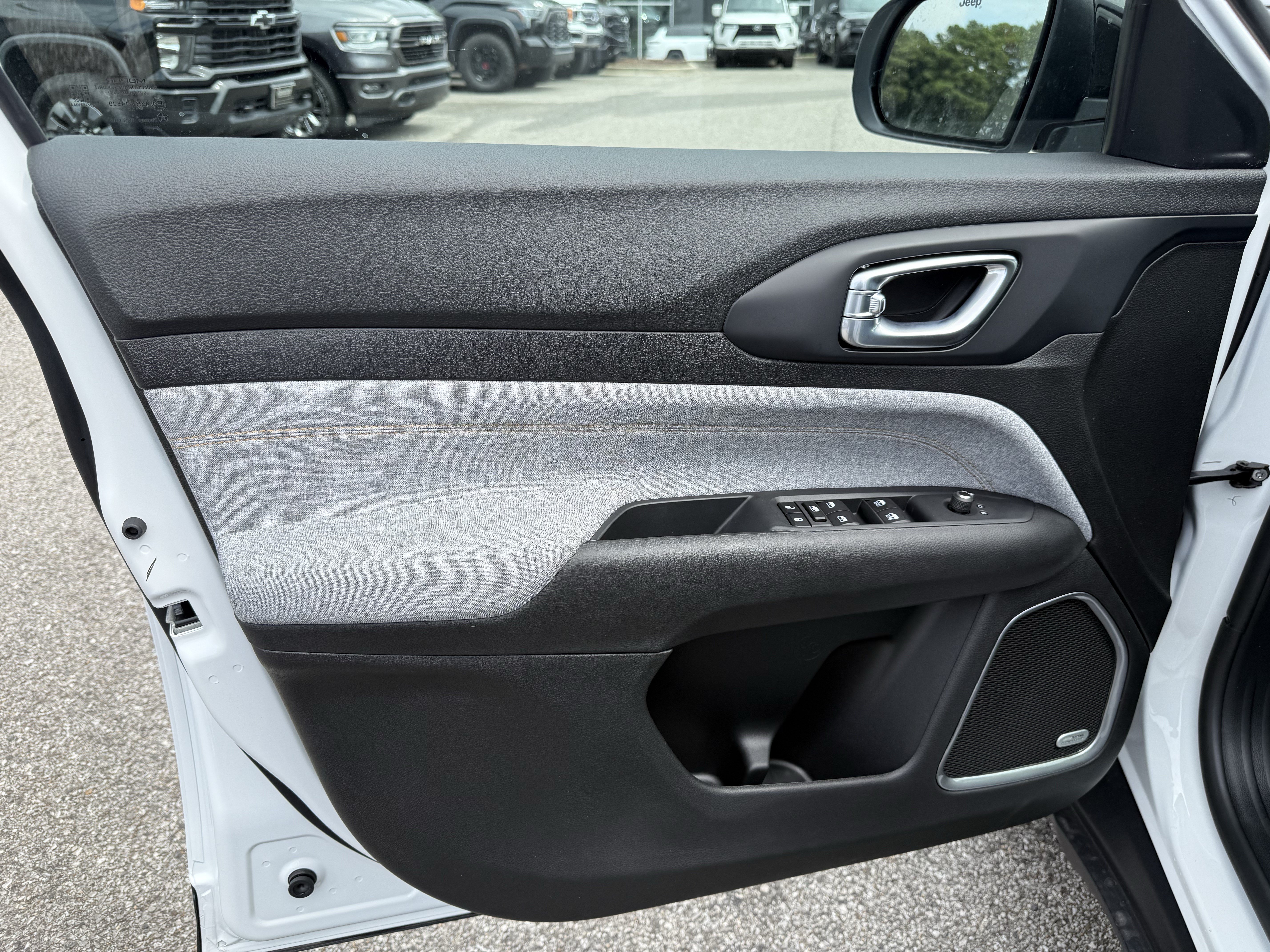 New 2026 Jeep Compass Latitude AWD/4WD image 14