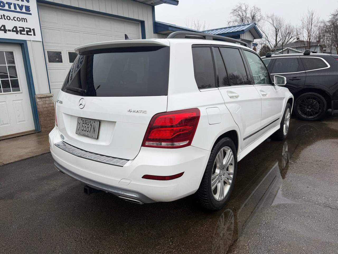 Used 2015 Mercedes-Benz GLK 350 4MATIC image 3