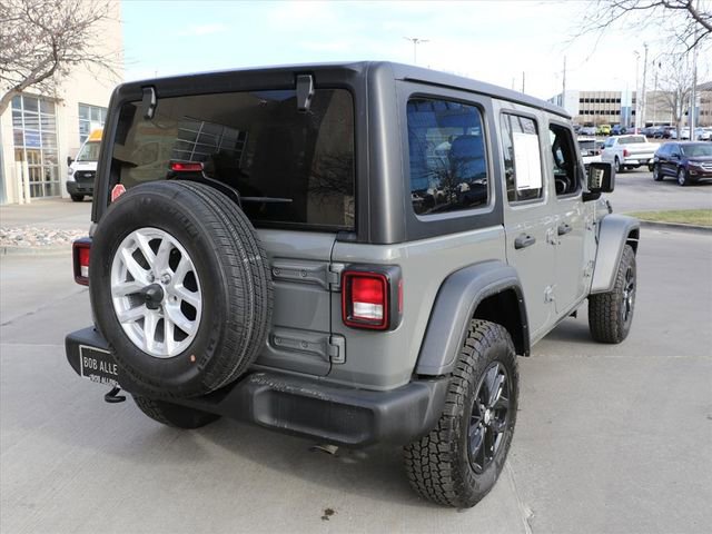 Used 2023 Jeep Wrangler Sport S image 5