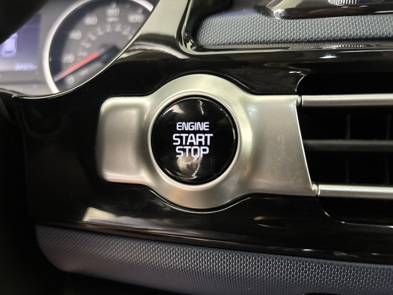 Used 2022 Kia Seltos S FWD image 12