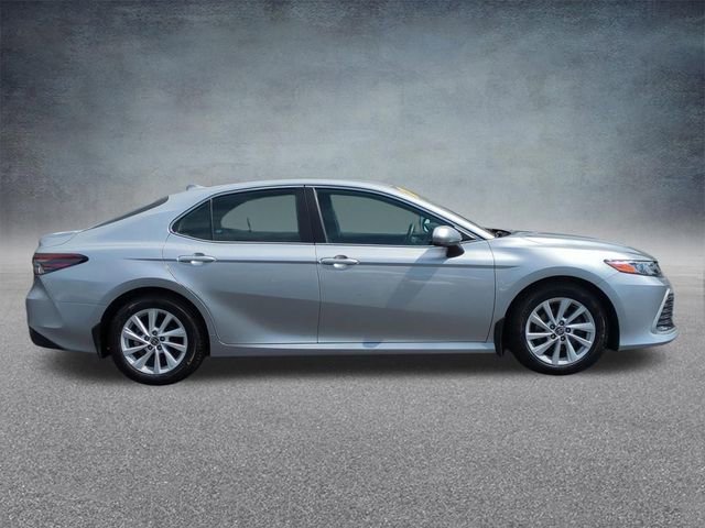 Used 2022 Toyota Camry LE FWD image 10